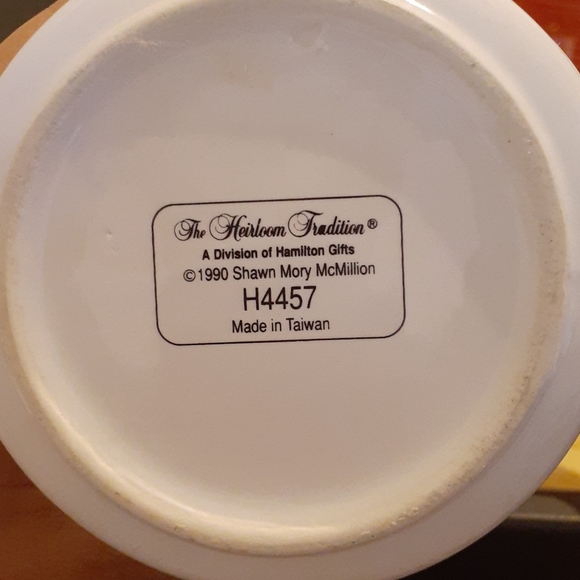 The Heirloom Tradition Ceramic Milk Pitcher - Picture 4 of 4